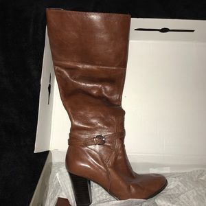 Boots size 9